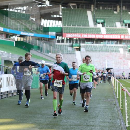 06.10.2024 - 19. swb-Marathon Bremen Yannick Fuchs http://msf.ph/oto/7448923 06.10.2024 10:29:30 Laufen im Stadion 7066, 7117, 7193, 7194, 7290, 7334, 7370, 7372, 7384, 7671, 7683, 7706, 7714, 7768, 7800, 7825, 7870, 7931, 7983, 7992, 8001, 8092, 8098, 8156, 8157, 8158, 8215, 8252, 8330, 8424, 8443, 8458, 8461, 8522, 8525, 8570, 8575, 8596, 8604, 8609, 8828, 8835, 8843, 8854, 8875, 8894, 8925, 8951, 8953, 9001, 9014, 9066, 9106 meine-sportfotos.de