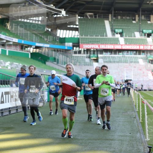 06.10.2024 - 19. swb-Marathon Bremen Yannick Fuchs http://msf.ph/oto/7448927 06.10.2024 10:29:31 Laufen im Stadion 7060, 7061, 7066, 7117, 7193, 7194, 7290, 7334, 7370, 7372, 7384, 7671, 7683, 7706, 7714, 7768, 7800, 7825, 7870, 7931, 7983, 7992, 8001, 8092, 8098, 8156, 8157, 8158, 8215, 8252, 8330, 8424, 8443, 8458, 8461, 8522, 8525, 8570, 8575, 8596, 8604, 8609, 8828, 8835, 8843, 8854, 8875, 8894, 8925, 8951, 8953, 9001, 9014, 9066, 9106 meine-sportfotos.de