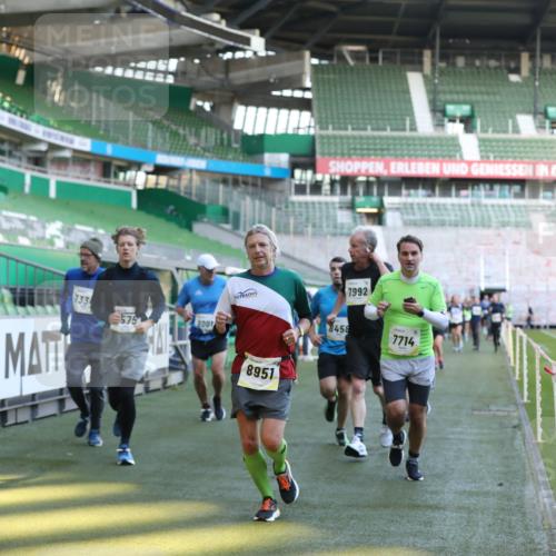 06.10.2024 - 19. swb-Marathon Bremen Yannick Fuchs http://msf.ph/oto/7448929 06.10.2024 10:29:31 Laufen im Stadion 7060, 7061, 7066, 7117, 7193, 7194, 7290, 7334, 7370, 7372, 7384, 7671, 7683, 7706, 7714, 7768, 7800, 7825, 7870, 7931, 7983, 7992, 8001, 8092, 8098, 8156, 8157, 8158, 8215, 8252, 8330, 8424, 8443, 8458, 8461, 8522, 8525, 8570, 8575, 8596, 8604, 8609, 8828, 8835, 8843, 8854, 8875, 8894, 8925, 8951, 8953, 9001, 9014, 9066, 9106 meine-sportfotos.de