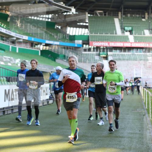 06.10.2024 - 19. swb-Marathon Bremen Yannick Fuchs http://msf.ph/oto/7448930 06.10.2024 10:29:31 Laufen im Stadion 7060, 7061, 7066, 7117, 7193, 7194, 7290, 7334, 7370, 7372, 7384, 7671, 7683, 7706, 7714, 7768, 7800, 7825, 7870, 7931, 7983, 7992, 8001, 8092, 8098, 8156, 8157, 8158, 8215, 8252, 8330, 8424, 8443, 8458, 8461, 8522, 8525, 8570, 8575, 8596, 8604, 8609, 8828, 8835, 8843, 8854, 8875, 8894, 8925, 8951, 8953, 9001, 9014, 9066, 9106 meine-sportfotos.de