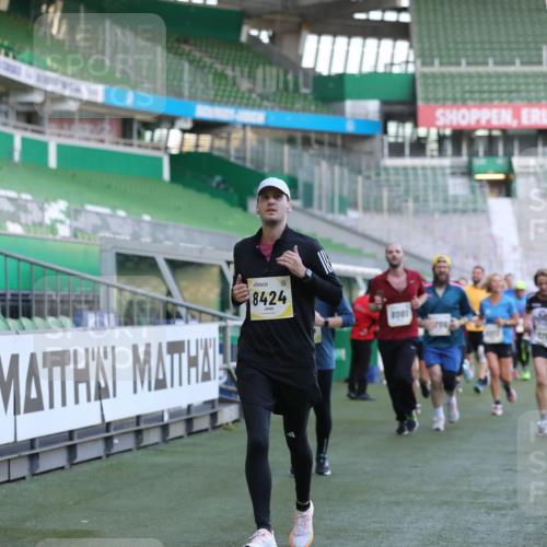 06.10.2024 - 19. swb-Marathon Bremen Yannick Fuchs http://msf.ph/oto/7448959 06.10.2024 10:29:39 Laufen im Stadion 7060, 7061, 7066, 7117, 7193, 7194, 7290, 7334, 7370, 7372, 7384, 7451, 7542, 7683, 7696, 7706, 7714, 7768, 7800, 7823, 7870, 7931, 7983, 7989, 7992, 8001, 8092, 8098, 8156, 8157, 8158, 8215, 8252, 8330, 8362, 8424, 8458, 8461, 8522, 8525, 8570, 8575, 8596, 8604, 8609, 8767, 8828, 8835, 8843, 8854, 8875, 8894, 8925, 8951, 8953, 8954, 9001, 9066, 9106 meine-sportfotos.de