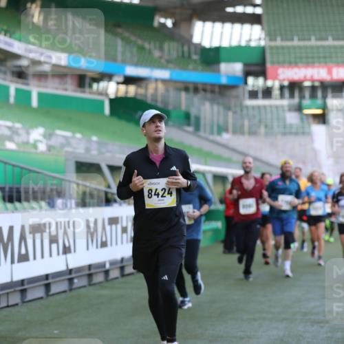 06.10.2024 - 19. swb-Marathon Bremen Yannick Fuchs http://msf.ph/oto/7448961 06.10.2024 10:29:39 Laufen im Stadion 7060, 7061, 7066, 7117, 7193, 7194, 7290, 7334, 7370, 7372, 7384, 7451, 7542, 7683, 7696, 7706, 7714, 7768, 7800, 7823, 7870, 7931, 7983, 7989, 7992, 8001, 8092, 8098, 8156, 8157, 8158, 8215, 8252, 8330, 8362, 8424, 8458, 8461, 8522, 8525, 8570, 8575, 8596, 8604, 8609, 8767, 8828, 8835, 8843, 8854, 8875, 8894, 8925, 8951, 8953, 8954, 9001, 9066, 9106 meine-sportfotos.de