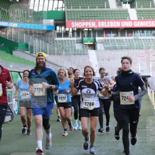 06.10.2024 - 19. swb-Marathon Bremen Yannick Fuchs http://msf.ph/oto/7448976 06.10.2024 10:29:42 Laufen im Stadion 7060, 7061, 7066, 7117, 7193, 7194, 7334, 7340, 7370, 7372, 7384, 7451, 7542, 7696, 7706, 7714, 7768, 7784, 7800, 7823, 7870, 7931, 7983, 7989, 7992, 8001, 8092, 8098, 8156, 8157, 8158, 8215, 8252, 8330, 8362, 8424, 8458, 8461, 8522, 8525, 8570, 8575, 8604, 8609, 8763, 8767, 8828, 8835, 8854, 8875, 8894, 8925, 8951, 8953, 8954, 9001, 9066, 9106 meine-sportfotos.de