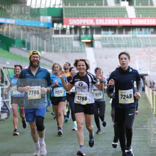 06.10.2024 - 19. swb-Marathon Bremen Yannick Fuchs http://msf.ph/oto/7448977 06.10.2024 10:29:43 Laufen im Stadion 7060, 7061, 7066, 7117, 7193, 7194, 7334, 7340, 7370, 7372, 7384, 7451, 7542, 7696, 7706, 7714, 7768, 7784, 7800, 7823, 7870, 7931, 7983, 7989, 7992, 8001, 8092, 8098, 8156, 8157, 8158, 8215, 8252, 8330, 8362, 8424, 8458, 8522, 8525, 8570, 8575, 8609, 8763, 8767, 8768, 8835, 8854, 8875, 8894, 8925, 8951, 8953, 8954, 9001, 9066, 9106 meine-sportfotos.de