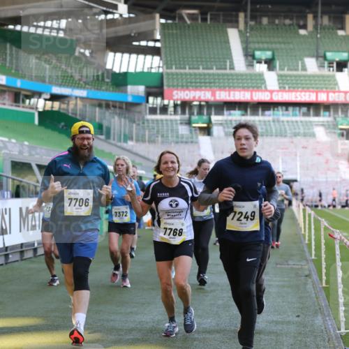 06.10.2024 - 19. swb-Marathon Bremen Yannick Fuchs http://msf.ph/oto/7448981 06.10.2024 10:29:43 Laufen im Stadion 7060, 7061, 7066, 7117, 7193, 7194, 7334, 7340, 7370, 7372, 7384, 7451, 7542, 7696, 7706, 7714, 7768, 7784, 7800, 7823, 7870, 7931, 7983, 7989, 7992, 8001, 8092, 8098, 8156, 8157, 8158, 8215, 8252, 8330, 8362, 8424, 8458, 8522, 8525, 8570, 8575, 8609, 8763, 8767, 8768, 8835, 8854, 8875, 8894, 8925, 8951, 8953, 8954, 9001, 9066, 9106 meine-sportfotos.de