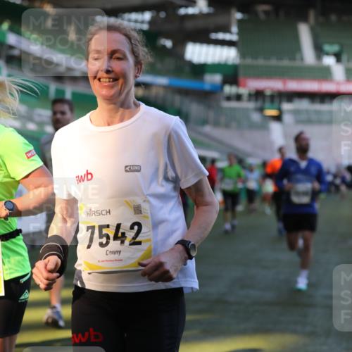 06.10.2024 - 19. swb-Marathon Bremen Yannick Fuchs http://msf.ph/oto/7449003 06.10.2024 10:29:52 Laufen im Stadion 7060, 7061, 7066, 7117, 7146, 7176, 7193, 7194, 7334, 7340, 7361, 7370, 7372, 7384, 7412, 7451, 7542, 7620, 7696, 7706, 7714, 7768, 7784, 7800, 7823, 7870, 7931, 7983, 7989, 7992, 8001, 8092, 8098, 8109, 8215, 8330, 8362, 8424, 8458, 8465, 8524, 8570, 8575, 8609, 8629, 8639, 8763, 8767, 8768, 8803, 8834, 8835, 8854, 8869, 8875, 8925, 8951, 8953, 8954, 9001, 9066 meine-sportfotos.de