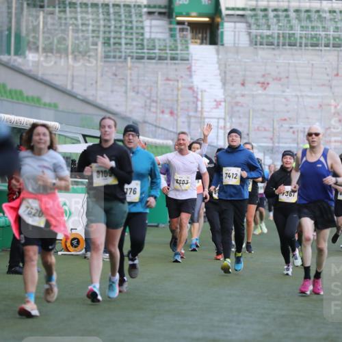 06.10.2024 - 19. swb-Marathon Bremen Yannick Fuchs http://msf.ph/oto/7449047 06.10.2024 10:30:02 Laufen im Stadion 7060, 7061, 7066, 7117, 7146, 7176, 7193, 7194, 7340, 7361, 7372, 7384, 7412, 7451, 7542, 7585, 7620, 7629, 7630, 7696, 7706, 7752, 7768, 7784, 7823, 7870, 7931, 7989, 8001, 8109, 8215, 8219, 8223, 8290, 8328, 8332, 8333, 8362, 8424, 8428, 8440, 8458, 8465, 8477, 8524, 8552, 8570, 8609, 8629, 8639, 8748, 8763, 8767, 8768, 8794, 8803, 8834, 8854, 8869, 8897, 8925, 8933, 8954, 9023 meine-sportfotos.de