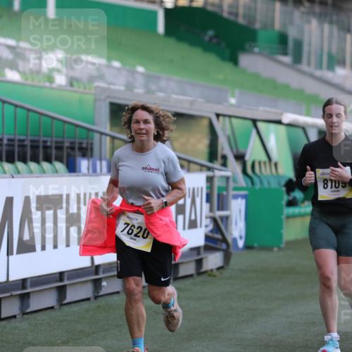 06.10.2024 - 19. swb-Marathon Bremen Yannick Fuchs http://msf.ph/oto/7449060 06.10.2024 10:30:05 Laufen im Stadion 7060, 7061, 7066, 7117, 7146, 7176, 7193, 7194, 7340, 7361, 7372, 7384, 7412, 7451, 7542, 7585, 7620, 7629, 7630, 7696, 7706, 7752, 7768, 7784, 7823, 7870, 7931, 7989, 8001, 8041, 8109, 8186, 8215, 8219, 8223, 8290, 8328, 8332, 8333, 8362, 8424, 8428, 8440, 8465, 8477, 8524, 8552, 8570, 8609, 8629, 8639, 8748, 8763, 8767, 8768, 8783, 8794, 8803, 8834, 8854, 8869, 8897, 8925, 8933, 8954, 9023, 9065 meine-sportfotos.de