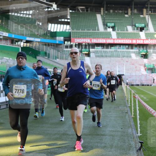 06.10.2024 - 19. swb-Marathon Bremen Yannick Fuchs http://msf.ph/oto/7449062 06.10.2024 10:30:08 Laufen im Stadion 7060, 7061, 7066, 7146, 7176, 7193, 7194, 7340, 7361, 7372, 7384, 7412, 7451, 7542, 7585, 7613, 7620, 7629, 7630, 7696, 7706, 7752, 7768, 7784, 7823, 7870, 7931, 7962, 7989, 8001, 8041, 8109, 8186, 8219, 8223, 8290, 8328, 8332, 8333, 8354, 8362, 8428, 8440, 8465, 8477, 8524, 8552, 8570, 8629, 8639, 8748, 8763, 8767, 8768, 8783, 8794, 8803, 8834, 8854, 8869, 8897, 8933, 8954, 9008, 9023, 9065 meine-sportfotos.de