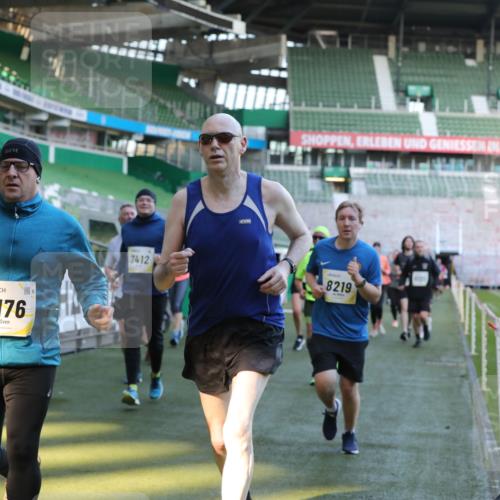 06.10.2024 - 19. swb-Marathon Bremen Yannick Fuchs http://msf.ph/oto/7449067 06.10.2024 10:30:09 Laufen im Stadion 7060, 7061, 7066, 7146, 7176, 7193, 7194, 7340, 7361, 7372, 7384, 7412, 7451, 7542, 7585, 7613, 7620, 7629, 7630, 7696, 7706, 7752, 7768, 7784, 7823, 7870, 7931, 7962, 7989, 8001, 8041, 8109, 8186, 8219, 8223, 8290, 8328, 8332, 8333, 8354, 8362, 8428, 8440, 8465, 8477, 8524, 8552, 8570, 8629, 8639, 8748, 8763, 8767, 8768, 8783, 8794, 8803, 8834, 8841, 8854, 8869, 8897, 8933, 8954, 9008, 9023, 9065 meine-sportfotos.de