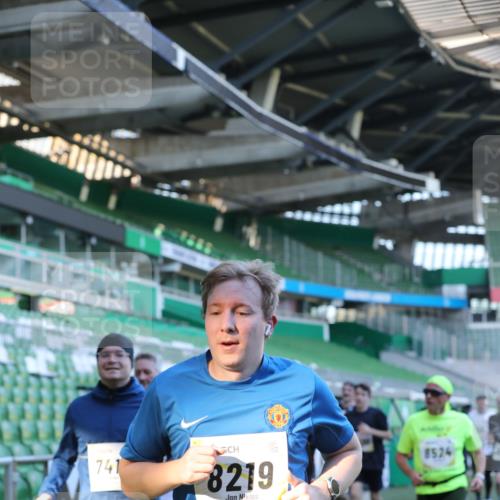 06.10.2024 - 19. swb-Marathon Bremen Yannick Fuchs http://msf.ph/oto/7449071 06.10.2024 10:30:11 Laufen im Stadion 7060, 7061, 7066, 7146, 7176, 7193, 7194, 7340, 7361, 7372, 7384, 7412, 7451, 7542, 7585, 7613, 7620, 7629, 7630, 7696, 7698, 7706, 7752, 7768, 7784, 7823, 7870, 7931, 7962, 7989, 8041, 8109, 8186, 8219, 8223, 8290, 8328, 8332, 8333, 8354, 8362, 8428, 8440, 8465, 8477, 8524, 8552, 8570, 8629, 8639, 8748, 8763, 8767, 8768, 8783, 8794, 8802, 8803, 8834, 8841, 8854, 8869, 8897, 8933, 8954, 9008, 9023, 9065, 9081 meine-sportfotos.de