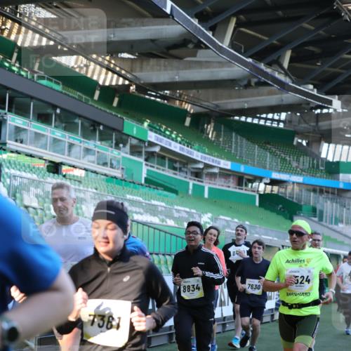 06.10.2024 - 19. swb-Marathon Bremen Yannick Fuchs http://msf.ph/oto/7449073 06.10.2024 10:30:12 Laufen im Stadion 7060, 7061, 7066, 7146, 7176, 7193, 7194, 7340, 7361, 7412, 7451, 7542, 7585, 7613, 7620, 7629, 7630, 7696, 7698, 7706, 7752, 7784, 7823, 7870, 7931, 7962, 7989, 8041, 8109, 8186, 8219, 8223, 8290, 8328, 8332, 8333, 8354, 8362, 8428, 8440, 8465, 8477, 8524, 8552, 8629, 8639, 8748, 8763, 8767, 8768, 8783, 8794, 8802, 8803, 8834, 8841, 8854, 8869, 8897, 8933, 8954, 9008, 9023, 9065, 9081 meine-sportfotos.de