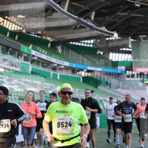 06.10.2024 - 19. swb-Marathon Bremen Yannick Fuchs http://msf.ph/oto/7449076 06.10.2024 10:30:13 Laufen im Stadion 7060, 7061, 7146, 7176, 7193, 7340, 7361, 7412, 7451, 7542, 7585, 7613, 7620, 7629, 7630, 7696, 7698, 7752, 7784, 7823, 7870, 7931, 7962, 7989, 8041, 8109, 8186, 8219, 8223, 8290, 8328, 8332, 8333, 8354, 8362, 8428, 8440, 8465, 8477, 8524, 8552, 8629, 8639, 8748, 8763, 8767, 8768, 8783, 8794, 8802, 8803, 8834, 8841, 8854, 8869, 8897, 8933, 8954, 9008, 9023, 9065, 9081 meine-sportfotos.de