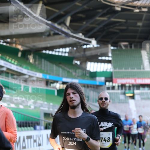 06.10.2024 - 19. swb-Marathon Bremen Yannick Fuchs http://msf.ph/oto/7449090 06.10.2024 10:30:16 Laufen im Stadion 7060, 7061, 7146, 7176, 7340, 7361, 7412, 7451, 7542, 7585, 7613, 7620, 7629, 7630, 7696, 7698, 7752, 7784, 7823, 7962, 7989, 8036, 8041, 8109, 8186, 8219, 8223, 8290, 8328, 8332, 8333, 8354, 8362, 8428, 8440, 8465, 8477, 8524, 8552, 8629, 8639, 8748, 8763, 8767, 8768, 8783, 8794, 8802, 8803, 8834, 8841, 8869, 8897, 8898, 8933, 8954, 9008, 9023, 9065, 9081 meine-sportfotos.de