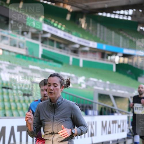 06.10.2024 - 19. swb-Marathon Bremen Yannick Fuchs http://msf.ph/oto/7449098 06.10.2024 10:30:18 Laufen im Stadion 7146, 7176, 7302, 7340, 7361, 7412, 7585, 7613, 7620, 7629, 7630, 7696, 7698, 7752, 7784, 7962, 8036, 8041, 8109, 8186, 8219, 8223, 8290, 8328, 8332, 8333, 8354, 8362, 8428, 8440, 8465, 8477, 8524, 8552, 8629, 8639, 8748, 8763, 8767, 8768, 8783, 8794, 8802, 8803, 8834, 8841, 8869, 8897, 8898, 8933, 9008, 9023, 9065, 9081 meine-sportfotos.de