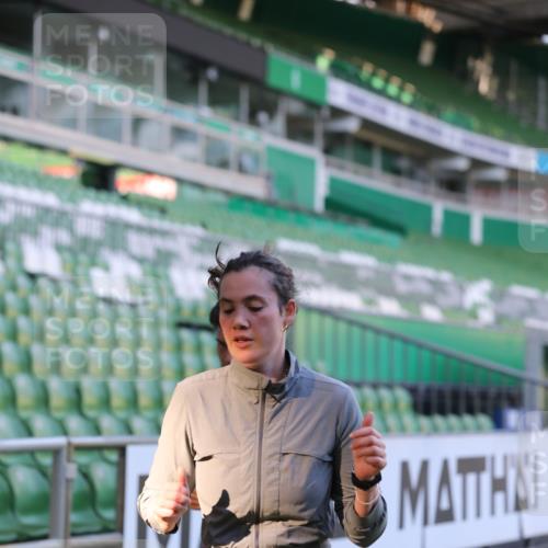 06.10.2024 - 19. swb-Marathon Bremen Yannick Fuchs http://msf.ph/oto/7449099 06.10.2024 10:30:19 Laufen im Stadion 7029, 7146, 7176, 7302, 7340, 7361, 7412, 7585, 7613, 7620, 7629, 7630, 7696, 7698, 7752, 7784, 7962, 8036, 8041, 8109, 8186, 8219, 8223, 8290, 8328, 8332, 8333, 8354, 8362, 8428, 8440, 8465, 8477, 8524, 8552, 8629, 8639, 8748, 8763, 8767, 8768, 8783, 8794, 8802, 8803, 8834, 8841, 8869, 8897, 8898, 8933, 9008, 9023, 9065, 9081 meine-sportfotos.de
