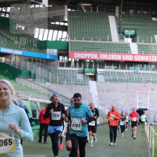 06.10.2024 - 19. swb-Marathon Bremen Yannick Fuchs http://msf.ph/oto/7449117 06.10.2024 10:30:23 Laufen im Stadion 7029, 7053, 7144, 7146, 7176, 7302, 7340, 7361, 7412, 7585, 7613, 7620, 7629, 7630, 7698, 7752, 7784, 7962, 8036, 8041, 8109, 8186, 8219, 8223, 8290, 8328, 8332, 8333, 8354, 8428, 8440, 8465, 8469, 8477, 8524, 8552, 8629, 8639, 8748, 8763, 8768, 8783, 8794, 8802, 8803, 8834, 8841, 8869, 8897, 8898, 8931, 8933, 9008, 9023, 9065, 9081 meine-sportfotos.de