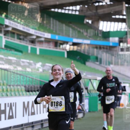 06.10.2024 - 19. swb-Marathon Bremen Yannick Fuchs http://msf.ph/oto/7449136 06.10.2024 10:30:28 Laufen im Stadion 7029, 7046, 7053, 7144, 7146, 7176, 7302, 7361, 7412, 7585, 7613, 7620, 7629, 7630, 7698, 7752, 7962, 8036, 8041, 8109, 8186, 8219, 8223, 8290, 8328, 8332, 8333, 8354, 8428, 8440, 8465, 8469, 8477, 8524, 8552, 8622, 8629, 8639, 8748, 8768, 8783, 8794, 8802, 8803, 8834, 8841, 8869, 8897, 8898, 8931, 8933, 9008, 9023, 9065, 9081 meine-sportfotos.de