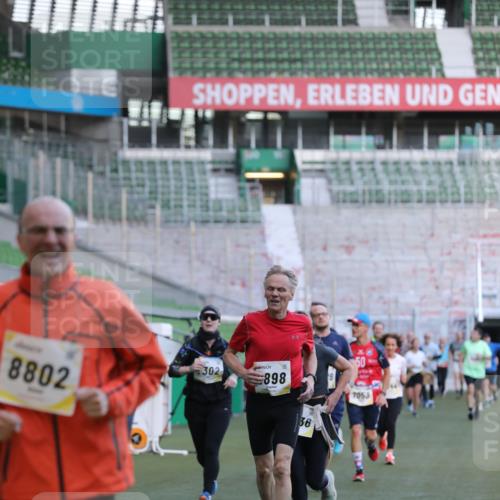 06.10.2024 - 19. swb-Marathon Bremen Yannick Fuchs http://msf.ph/oto/7449145 06.10.2024 10:30:31 Laufen im Stadion 7029, 7046, 7053, 7144, 7176, 7302, 7361, 7412, 7585, 7613, 7629, 7630, 7698, 7752, 7962, 8036, 8041, 8109, 8186, 8219, 8223, 8290, 8328, 8332, 8333, 8354, 8428, 8440, 8465, 8469, 8477, 8524, 8552, 8622, 8639, 8748, 8783, 8794, 8802, 8803, 8834, 8841, 8897, 8898, 8931, 8933, 8960, 9008, 9023, 9065, 9081 meine-sportfotos.de