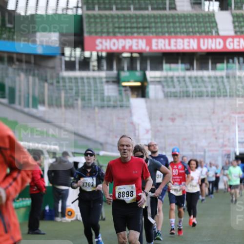 06.10.2024 - 19. swb-Marathon Bremen Yannick Fuchs http://msf.ph/oto/7449149 06.10.2024 10:30:32 Laufen im Stadion 7029, 7046, 7053, 7144, 7176, 7302, 7361, 7412, 7585, 7613, 7629, 7630, 7698, 7752, 7962, 8036, 8041, 8109, 8186, 8219, 8223, 8290, 8328, 8332, 8333, 8354, 8428, 8440, 8465, 8469, 8477, 8524, 8552, 8622, 8639, 8748, 8783, 8794, 8802, 8803, 8834, 8841, 8897, 8898, 8931, 8933, 8960, 9008, 9023, 9065, 9081 meine-sportfotos.de
