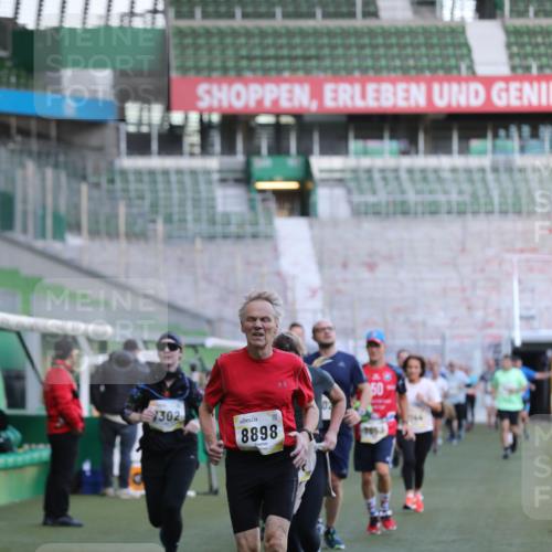 06.10.2024 - 19. swb-Marathon Bremen Yannick Fuchs http://msf.ph/oto/7449151 06.10.2024 10:30:32 Laufen im Stadion 7029, 7046, 7053, 7144, 7176, 7302, 7361, 7412, 7585, 7613, 7629, 7630, 7698, 7752, 7962, 8036, 8041, 8109, 8186, 8219, 8223, 8290, 8328, 8332, 8333, 8354, 8428, 8440, 8465, 8469, 8477, 8524, 8552, 8622, 8639, 8748, 8783, 8794, 8802, 8803, 8834, 8841, 8897, 8898, 8931, 8933, 8960, 9008, 9023, 9065, 9081 meine-sportfotos.de