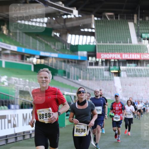 06.10.2024 - 19. swb-Marathon Bremen Yannick Fuchs http://msf.ph/oto/7449157 06.10.2024 10:30:35 Laufen im Stadion 7029, 7046, 7053, 7089, 7144, 7261, 7302, 7361, 7412, 7585, 7613, 7629, 7630, 7698, 7752, 7962, 8023, 8036, 8041, 8186, 8219, 8223, 8245, 8290, 8328, 8332, 8333, 8354, 8428, 8440, 8465, 8469, 8477, 8524, 8552, 8622, 8639, 8748, 8783, 8794, 8802, 8810, 8834, 8841, 8897, 8898, 8931, 8933, 8960, 8985, 9008, 9023, 9035, 9065, 9081 meine-sportfotos.de