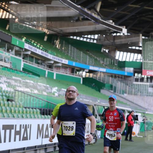 06.10.2024 - 19. swb-Marathon Bremen Yannick Fuchs http://msf.ph/oto/7449172 06.10.2024 10:30:38 Laufen im Stadion 7029, 7046, 7053, 7089, 7144, 7213, 7261, 7302, 7458, 7585, 7613, 7629, 7630, 7698, 7752, 7962, 8023, 8036, 8041, 8186, 8219, 8223, 8245, 8290, 8328, 8332, 8333, 8354, 8428, 8440, 8469, 8477, 8552, 8622, 8748, 8783, 8794, 8802, 8810, 8841, 8897, 8898, 8931, 8933, 8960, 8985, 9008, 9023, 9035, 9065, 9081 meine-sportfotos.de