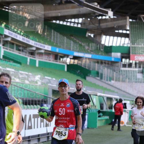 06.10.2024 - 19. swb-Marathon Bremen Yannick Fuchs http://msf.ph/oto/7449177 06.10.2024 10:30:39 Laufen im Stadion 7029, 7046, 7053, 7089, 7144, 7213, 7261, 7302, 7458, 7585, 7613, 7629, 7630, 7698, 7752, 7962, 8023, 8036, 8041, 8186, 8223, 8245, 8290, 8328, 8332, 8333, 8354, 8428, 8440, 8469, 8477, 8552, 8622, 8748, 8783, 8794, 8802, 8810, 8841, 8892, 8897, 8898, 8931, 8933, 8960, 8985, 9008, 9023, 9035, 9065, 9081 meine-sportfotos.de