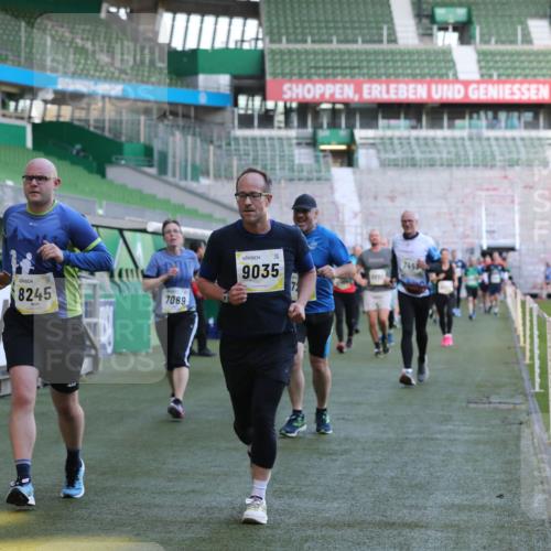 06.10.2024 - 19. swb-Marathon Bremen Yannick Fuchs http://msf.ph/oto/7449210 06.10.2024 10:30:51 Laufen im Stadion 7029, 7046, 7053, 7089, 7144, 7213, 7250, 7261, 7302, 7458, 7613, 7698, 7947, 7962, 8023, 8036, 8058, 8245, 8354, 8392, 8433, 8437, 8469, 8512, 8553, 8586, 8622, 8633, 8634, 8674, 8717, 8802, 8810, 8841, 8892, 8898, 8931, 8960, 8985, 9008, 9035, 9075, 9081, 9119 meine-sportfotos.de