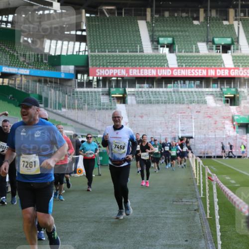 06.10.2024 - 19. swb-Marathon Bremen Yannick Fuchs http://msf.ph/oto/7449220 06.10.2024 10:30:54 Laufen im Stadion 7029, 7046, 7053, 7089, 7144, 7213, 7250, 7261, 7302, 7458, 7698, 7947, 8023, 8036, 8058, 8245, 8392, 8433, 8437, 8469, 8512, 8553, 8586, 8622, 8633, 8634, 8674, 8717, 8802, 8810, 8841, 8892, 8898, 8931, 8960, 8985, 9012, 9035, 9075, 9081, 9119 meine-sportfotos.de