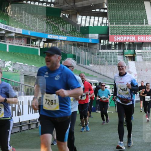 06.10.2024 - 19. swb-Marathon Bremen Yannick Fuchs http://msf.ph/oto/7449221 06.10.2024 10:30:54 Laufen im Stadion 7029, 7046, 7053, 7089, 7144, 7213, 7250, 7261, 7302, 7458, 7698, 7947, 8023, 8036, 8058, 8245, 8392, 8433, 8437, 8469, 8512, 8553, 8586, 8622, 8633, 8634, 8674, 8717, 8802, 8810, 8841, 8892, 8898, 8931, 8960, 8985, 9012, 9035, 9075, 9081, 9119 meine-sportfotos.de