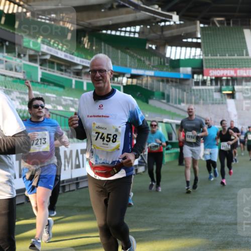 06.10.2024 - 19. swb-Marathon Bremen Yannick Fuchs http://msf.ph/oto/7449230 06.10.2024 10:30:57 Laufen im Stadion 7029, 7046, 7053, 7089, 7144, 7213, 7250, 7261, 7302, 7362, 7458, 7785, 7947, 8023, 8036, 8058, 8245, 8268, 8392, 8433, 8437, 8469, 8512, 8520, 8521, 8553, 8586, 8622, 8633, 8634, 8646, 8674, 8717, 8810, 8892, 8898, 8931, 8960, 8985, 9012, 9035, 9075, 9119 meine-sportfotos.de