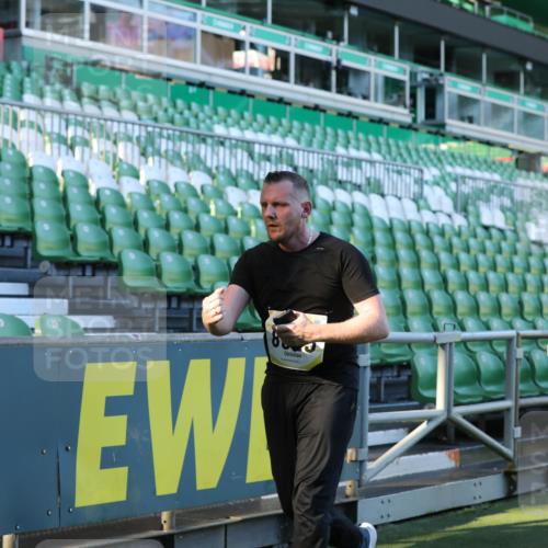 06.10.2024 - 19. swb-Marathon Bremen Yannick Fuchs http://msf.ph/oto/7449234 06.10.2024 10:30:59 Laufen im Stadion 7029, 7044, 7046, 7053, 7089, 7144, 7213, 7250, 7261, 7302, 7362, 7458, 7785, 7947, 8023, 8036, 8058, 8245, 8268, 8274, 8392, 8433, 8437, 8469, 8512, 8520, 8521, 8538, 8553, 8586, 8622, 8633, 8634, 8646, 8674, 8717, 8810, 8883, 8892, 8898, 8931, 8960, 8985, 9012, 9035, 9075, 9119 meine-sportfotos.de