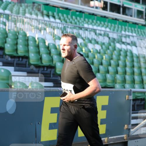 06.10.2024 - 19. swb-Marathon Bremen Yannick Fuchs http://msf.ph/oto/7449236 06.10.2024 10:30:59 Laufen im Stadion 7029, 7044, 7046, 7053, 7089, 7144, 7213, 7250, 7261, 7302, 7362, 7458, 7785, 7947, 8023, 8036, 8058, 8245, 8268, 8274, 8392, 8433, 8437, 8469, 8512, 8520, 8521, 8538, 8553, 8586, 8622, 8633, 8634, 8646, 8674, 8717, 8810, 8883, 8892, 8898, 8931, 8960, 8985, 9012, 9035, 9075, 9119 meine-sportfotos.de