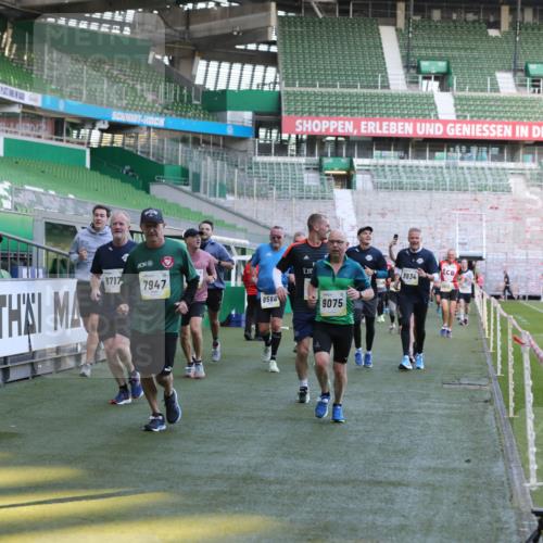 06.10.2024 - 19. swb-Marathon Bremen Yannick Fuchs http://msf.ph/oto/7449261 06.10.2024 10:31:06 Laufen im Stadion 7004, 7044, 7046, 7089, 7144, 7213, 7250, 7261, 7362, 7458, 7659, 7730, 7785, 7806, 7947, 7990, 8014, 8023, 8058, 8245, 8267, 8268, 8274, 8346, 8388, 8392, 8433, 8437, 8512, 8520, 8521, 8538, 8553, 8586, 8605, 8622, 8633, 8634, 8646, 8674, 8717, 8810, 8823, 8883, 8892, 8931, 8958, 8960, 8985, 9012, 9035, 9075, 9119, 9131 meine-sportfotos.de