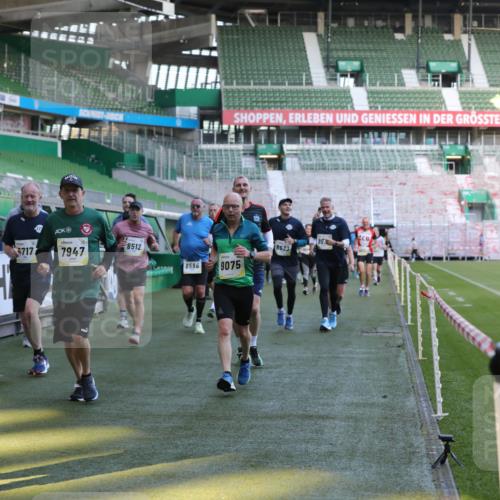 06.10.2024 - 19. swb-Marathon Bremen Yannick Fuchs http://msf.ph/oto/7449264 06.10.2024 10:31:06 Laufen im Stadion 7004, 7044, 7046, 7089, 7144, 7213, 7250, 7261, 7362, 7458, 7659, 7730, 7785, 7806, 7947, 7990, 8014, 8023, 8058, 8245, 8267, 8268, 8274, 8346, 8388, 8392, 8433, 8437, 8512, 8520, 8521, 8538, 8553, 8586, 8605, 8622, 8633, 8634, 8646, 8674, 8717, 8810, 8823, 8883, 8892, 8931, 8958, 8960, 8985, 9012, 9035, 9075, 9119, 9131 meine-sportfotos.de