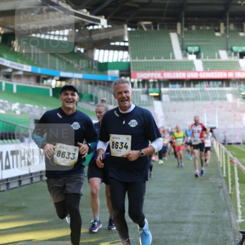 06.10.2024 - 19. swb-Marathon Bremen Yannick Fuchs http://msf.ph/oto/7449284 06.10.2024 10:31:11 Laufen im Stadion 7004, 7044, 7046, 7089, 7213, 7250, 7261, 7362, 7458, 7546, 7659, 7730, 7785, 7806, 7947, 7990, 8014, 8023, 8058, 8245, 8267, 8268, 8274, 8346, 8388, 8392, 8433, 8437, 8512, 8520, 8521, 8538, 8553, 8586, 8605, 8622, 8633, 8634, 8646, 8674, 8677, 8717, 8776, 8810, 8823, 8883, 8892, 8958, 8960, 8985, 8998, 9012, 9035, 9037, 9075, 9119, 9131 meine-sportfotos.de
