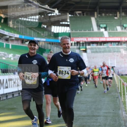 06.10.2024 - 19. swb-Marathon Bremen Yannick Fuchs http://msf.ph/oto/7449285 06.10.2024 10:31:11 Laufen im Stadion 7004, 7044, 7046, 7089, 7213, 7250, 7261, 7362, 7458, 7546, 7659, 7730, 7785, 7806, 7947, 7990, 8014, 8023, 8058, 8245, 8267, 8268, 8274, 8346, 8388, 8392, 8433, 8437, 8512, 8520, 8521, 8538, 8553, 8586, 8605, 8622, 8633, 8634, 8646, 8674, 8677, 8717, 8776, 8810, 8823, 8883, 8892, 8958, 8960, 8985, 8998, 9012, 9035, 9037, 9075, 9119, 9131 meine-sportfotos.de