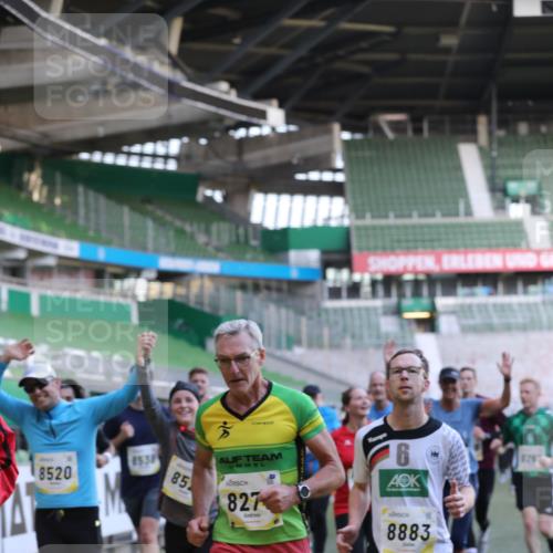 06.10.2024 - 19. swb-Marathon Bremen Yannick Fuchs http://msf.ph/oto/7449317 06.10.2024 10:31:19 Laufen im Stadion 7004, 7044, 7089, 7213, 7250, 7261, 7362, 7439, 7458, 7467, 7546, 7659, 7730, 7785, 7806, 7947, 7990, 8014, 8040, 8058, 8237, 8267, 8268, 8274, 8346, 8388, 8392, 8433, 8437, 8512, 8520, 8521, 8538, 8553, 8586, 8605, 8614, 8624, 8633, 8634, 8646, 8674, 8676, 8677, 8710, 8717, 8761, 8776, 8807, 8810, 8823, 8883, 8892, 8958, 8985, 8998, 9012, 9037, 9075, 9119, 9131 meine-sportfotos.de