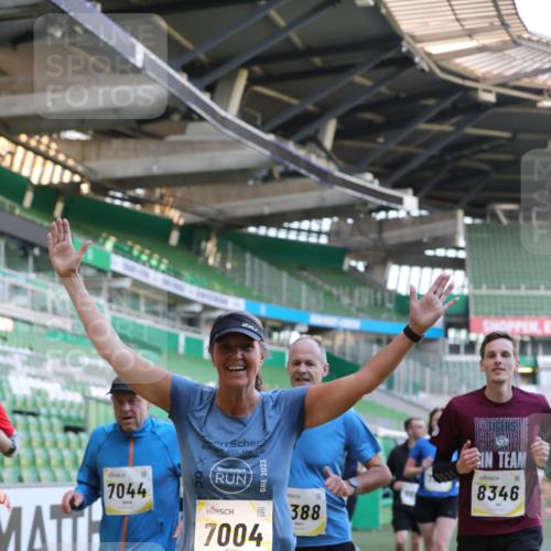 06.10.2024 - 19. swb-Marathon Bremen Yannick Fuchs http://msf.ph/oto/7449330 06.10.2024 10:31:23 Laufen im Stadion 7004, 7044, 7250, 7362, 7439, 7458, 7467, 7546, 7659, 7730, 7785, 7806, 7947, 7990, 8014, 8040, 8058, 8237, 8267, 8268, 8274, 8346, 8388, 8392, 8433, 8437, 8459, 8512, 8520, 8521, 8538, 8553, 8586, 8605, 8614, 8624, 8633, 8634, 8646, 8674, 8676, 8677, 8710, 8717, 8761, 8776, 8807, 8823, 8883, 8892, 8958, 8971, 8998, 9012, 9037, 9075, 9119, 9131 meine-sportfotos.de