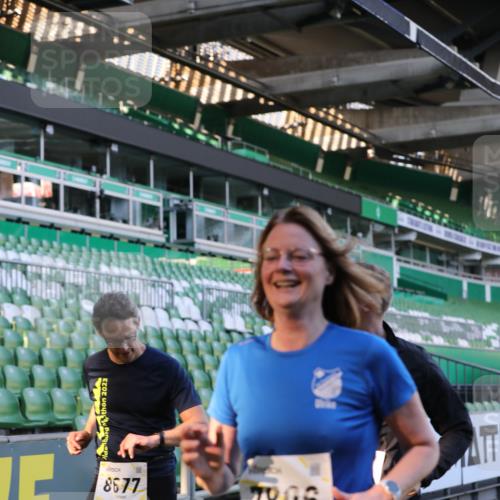 06.10.2024 - 19. swb-Marathon Bremen Yannick Fuchs http://msf.ph/oto/7449345 06.10.2024 10:31:27 Laufen im Stadion 7004, 7005, 7044, 7225, 7233, 7250, 7362, 7439, 7467, 7486, 7545, 7546, 7659, 7730, 7785, 7806, 7947, 7990, 8014, 8040, 8058, 8237, 8267, 8268, 8274, 8304, 8305, 8346, 8388, 8433, 8459, 8512, 8520, 8521, 8538, 8553, 8586, 8605, 8614, 8624, 8633, 8634, 8646, 8674, 8676, 8677, 8710, 8717, 8761, 8776, 8807, 8823, 8883, 8958, 8971, 8998, 9012, 9037, 9050, 9067, 9075, 9119, 9131 meine-sportfotos.de