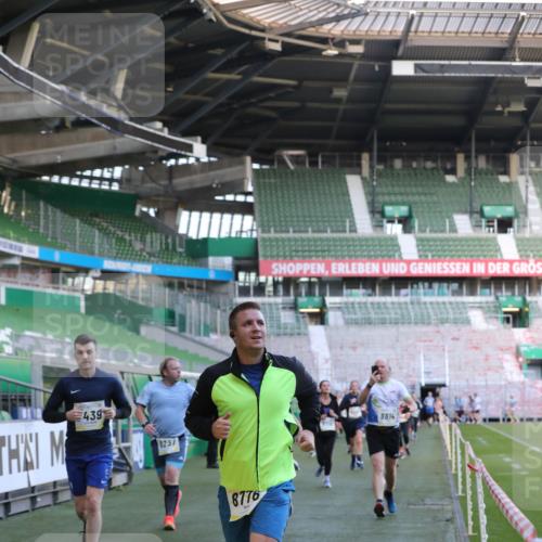 06.10.2024 - 19. swb-Marathon Bremen Yannick Fuchs http://msf.ph/oto/7449349 06.10.2024 10:31:29 Laufen im Stadion 7004, 7005, 7044, 7225, 7233, 7250, 7362, 7439, 7467, 7486, 7545, 7546, 7575, 7659, 7730, 7785, 7806, 7947, 7990, 8014, 8040, 8058, 8123, 8237, 8267, 8268, 8274, 8304, 8305, 8346, 8388, 8416, 8459, 8512, 8520, 8521, 8538, 8586, 8605, 8614, 8624, 8633, 8634, 8646, 8676, 8677, 8710, 8717, 8761, 8776, 8807, 8823, 8883, 8958, 8971, 8998, 9012, 9037, 9050, 9067, 9075, 9119, 9131 meine-sportfotos.de