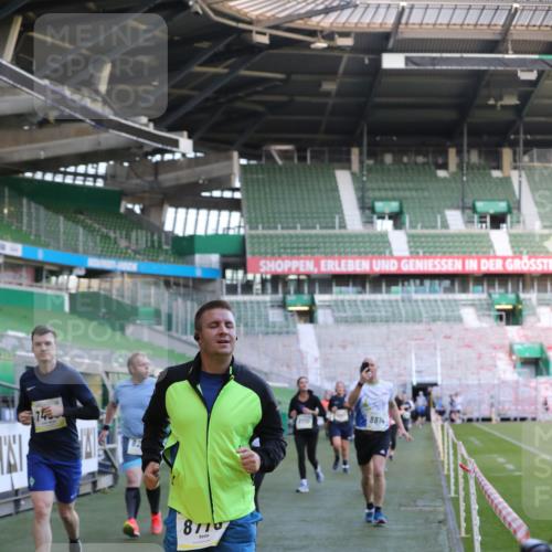 06.10.2024 - 19. swb-Marathon Bremen Yannick Fuchs http://msf.ph/oto/7449351 06.10.2024 10:31:29 Laufen im Stadion 7004, 7005, 7044, 7225, 7233, 7250, 7362, 7439, 7467, 7486, 7545, 7546, 7575, 7659, 7730, 7785, 7806, 7947, 7990, 8014, 8040, 8058, 8123, 8237, 8267, 8268, 8274, 8304, 8305, 8346, 8388, 8416, 8459, 8512, 8520, 8521, 8538, 8586, 8605, 8614, 8624, 8633, 8634, 8646, 8676, 8677, 8710, 8717, 8761, 8776, 8807, 8823, 8883, 8958, 8971, 8998, 9012, 9037, 9050, 9067, 9075, 9119, 9131 meine-sportfotos.de