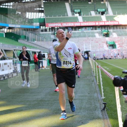 06.10.2024 - 19. swb-Marathon Bremen Yannick Fuchs http://msf.ph/oto/7449363 06.10.2024 10:31:32 Laufen im Stadion 7004, 7005, 7044, 7225, 7233, 7250, 7362, 7439, 7467, 7486, 7545, 7546, 7575, 7659, 7730, 7762, 7785, 7806, 7847, 7990, 8013, 8014, 8040, 8123, 8237, 8267, 8268, 8274, 8304, 8305, 8346, 8388, 8416, 8459, 8512, 8520, 8521, 8538, 8586, 8605, 8614, 8624, 8633, 8634, 8646, 8676, 8677, 8710, 8717, 8761, 8776, 8807, 8823, 8883, 8958, 8971, 8998, 9012, 9037, 9050, 9067, 9075, 9119, 9131 meine-sportfotos.de