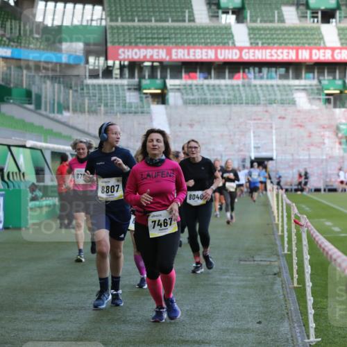 06.10.2024 - 19. swb-Marathon Bremen Yannick Fuchs http://msf.ph/oto/7449378 06.10.2024 10:31:36 Laufen im Stadion 7004, 7005, 7044, 7225, 7233, 7362, 7380, 7439, 7467, 7486, 7545, 7546, 7575, 7628, 7659, 7730, 7762, 7785, 7794, 7806, 7847, 7872, 7990, 8013, 8014, 8040, 8123, 8233, 8237, 8267, 8268, 8274, 8304, 8305, 8346, 8388, 8416, 8459, 8512, 8520, 8521, 8538, 8557, 8605, 8614, 8624, 8646, 8676, 8677, 8710, 8761, 8769, 8776, 8807, 8823, 8883, 8958, 8971, 8998, 9012, 9037, 9050, 9067, 9119, 9131 meine-sportfotos.de