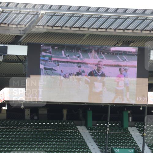 06.10.2024 - 19. swb-Marathon Bremen Yannick Fuchs http://msf.ph/oto/7449395 06.10.2024 10:31:43 Laufen im Stadion 7004, 7005, 7007, 7044, 7055, 7090, 7225, 7233, 7380, 7386, 7439, 7467, 7474, 7486, 7545, 7546, 7575, 7628, 7659, 7730, 7762, 7782, 7794, 7806, 7847, 7872, 7974, 7990, 8013, 8014, 8040, 8052, 8123, 8233, 8237, 8267, 8274, 8304, 8305, 8346, 8388, 8413, 8416, 8418, 8459, 8538, 8557, 8605, 8614, 8624, 8676, 8677, 8710, 8757, 8761, 8769, 8776, 8807, 8823, 8883, 8958, 8971, 8998, 9037, 9050, 9067, 9131 meine-sportfotos.de