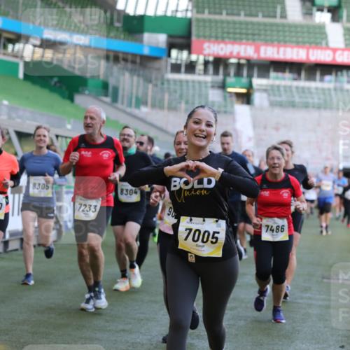 06.10.2024 - 19. swb-Marathon Bremen Yannick Fuchs http://msf.ph/oto/7449403 06.10.2024 10:31:44 Laufen im Stadion 7004, 7005, 7007, 7044, 7055, 7090, 7225, 7233, 7380, 7386, 7439, 7467, 7474, 7486, 7545, 7546, 7575, 7628, 7659, 7730, 7762, 7782, 7794, 7806, 7847, 7872, 7974, 7990, 8013, 8014, 8040, 8052, 8123, 8233, 8237, 8267, 8304, 8305, 8346, 8388, 8413, 8416, 8418, 8459, 8538, 8557, 8605, 8614, 8624, 8676, 8677, 8710, 8744, 8757, 8761, 8769, 8776, 8807, 8823, 8883, 8958, 8971, 8998, 9037, 9050, 9067, 9131 meine-sportfotos.de