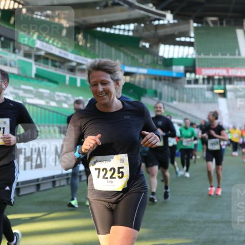 06.10.2024 - 19. swb-Marathon Bremen Yannick Fuchs http://msf.ph/oto/7449436 06.10.2024 10:31:49 Laufen im Stadion 7005, 7007, 7055, 7090, 7225, 7233, 7379, 7380, 7386, 7439, 7467, 7474, 7486, 7493, 7545, 7546, 7575, 7628, 7689, 7762, 7782, 7794, 7806, 7847, 7850, 7872, 7894, 7974, 8013, 8014, 8040, 8052, 8061, 8123, 8132, 8233, 8237, 8304, 8305, 8346, 8413, 8416, 8418, 8459, 8557, 8576, 8584, 8614, 8624, 8676, 8677, 8710, 8744, 8757, 8761, 8769, 8776, 8807, 8826, 8874, 8971, 8998, 9037, 9050, 9067 meine-sportfotos.de
