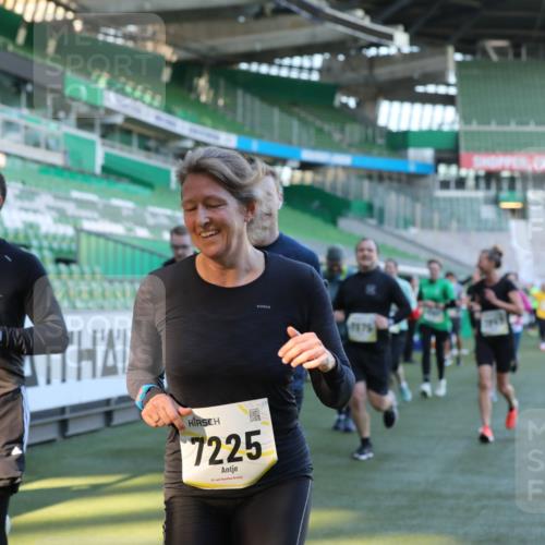 06.10.2024 - 19. swb-Marathon Bremen Yannick Fuchs http://msf.ph/oto/7449439 06.10.2024 10:31:49 Laufen im Stadion 7005, 7007, 7055, 7090, 7225, 7233, 7379, 7380, 7386, 7439, 7467, 7474, 7486, 7493, 7545, 7546, 7575, 7628, 7689, 7762, 7782, 7794, 7806, 7847, 7850, 7872, 7894, 7974, 8013, 8014, 8040, 8052, 8061, 8123, 8132, 8233, 8237, 8304, 8305, 8346, 8413, 8416, 8418, 8459, 8557, 8576, 8584, 8614, 8624, 8676, 8677, 8710, 8744, 8757, 8761, 8769, 8776, 8807, 8826, 8874, 8971, 8998, 9037, 9050, 9067 meine-sportfotos.de