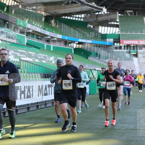 06.10.2024 - 19. swb-Marathon Bremen Yannick Fuchs http://msf.ph/oto/7449446 06.10.2024 10:31:50 Laufen im Stadion 7005, 7007, 7055, 7090, 7225, 7233, 7379, 7380, 7386, 7439, 7467, 7469, 7474, 7486, 7493, 7545, 7546, 7575, 7600, 7628, 7637, 7689, 7750, 7762, 7782, 7794, 7847, 7850, 7872, 7894, 7974, 8013, 8014, 8040, 8052, 8061, 8123, 8132, 8233, 8237, 8276, 8304, 8305, 8413, 8416, 8418, 8459, 8557, 8576, 8584, 8614, 8624, 8676, 8677, 8710, 8744, 8757, 8761, 8769, 8776, 8807, 8826, 8874, 8971, 8998, 9037, 9050, 9067 meine-sportfotos.de